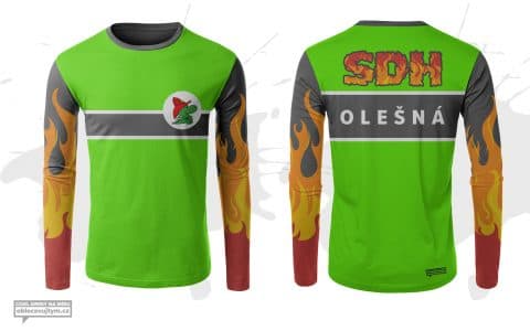 Hasiči v týmovém oblečení